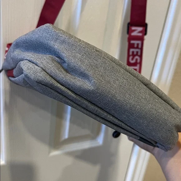 Final Fantasy XIV Fan Festival 2023-24 Crossbody Bag - Picture 9 of 12